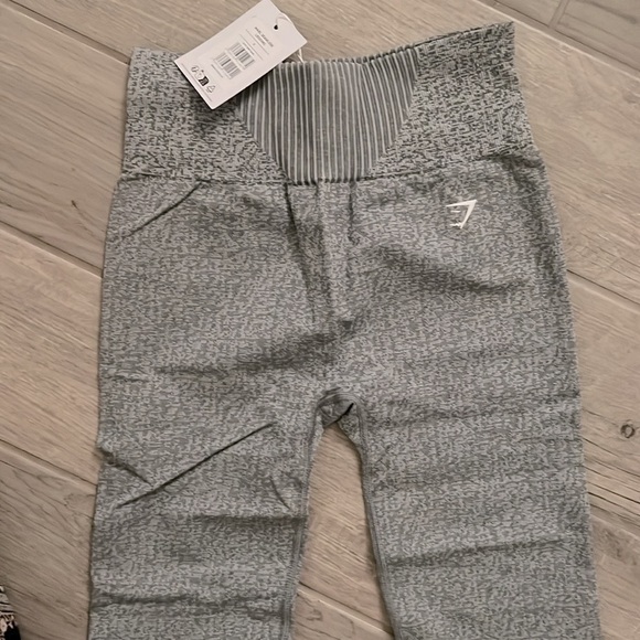 NWT gym shark leggings - Picture 1 of 4